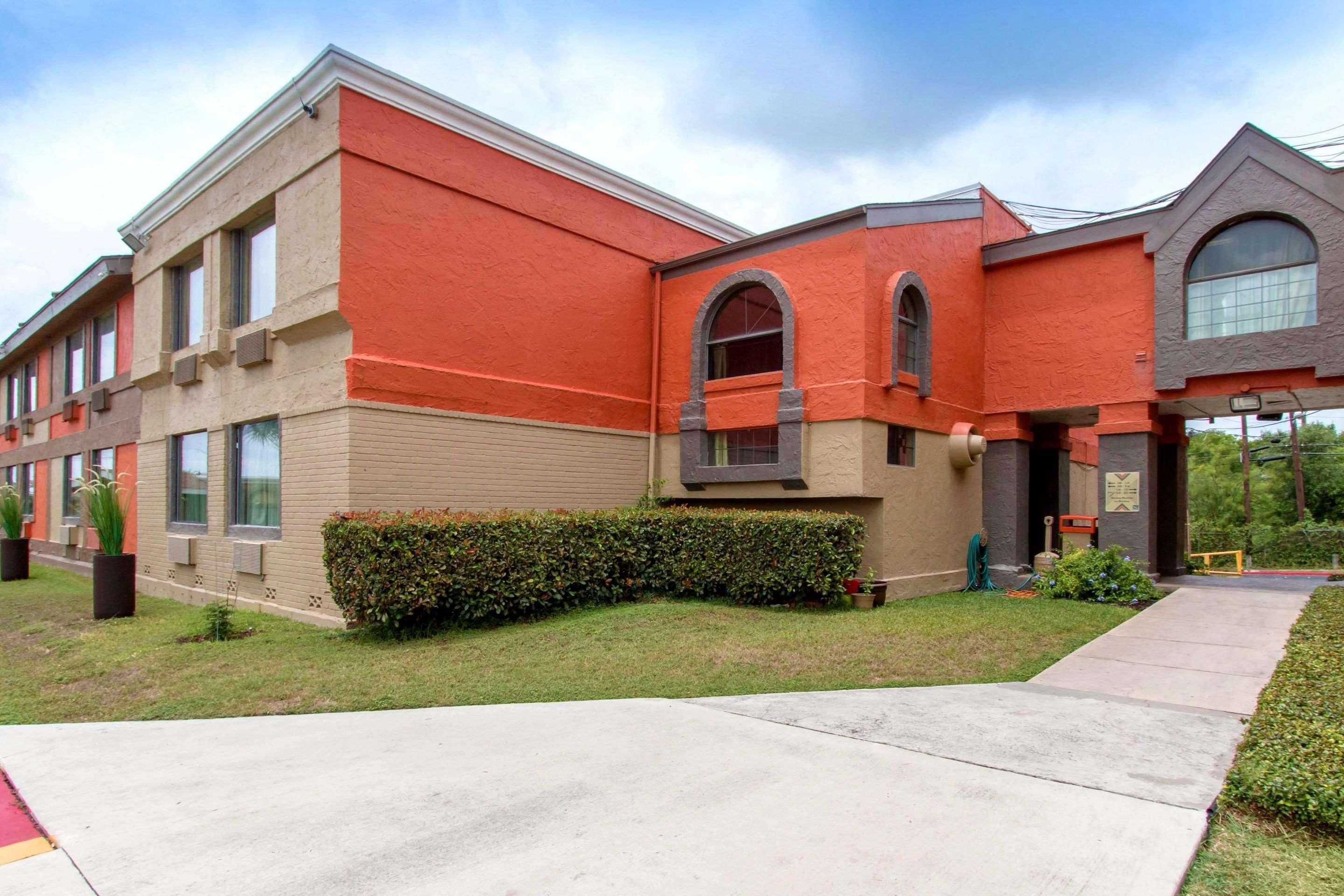 Quality Inn & Suites I-35 Near Frost Bank Center San Antonio Exterior foto